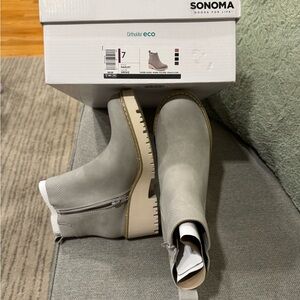 Sonoma Women's Gray Ankle Boots